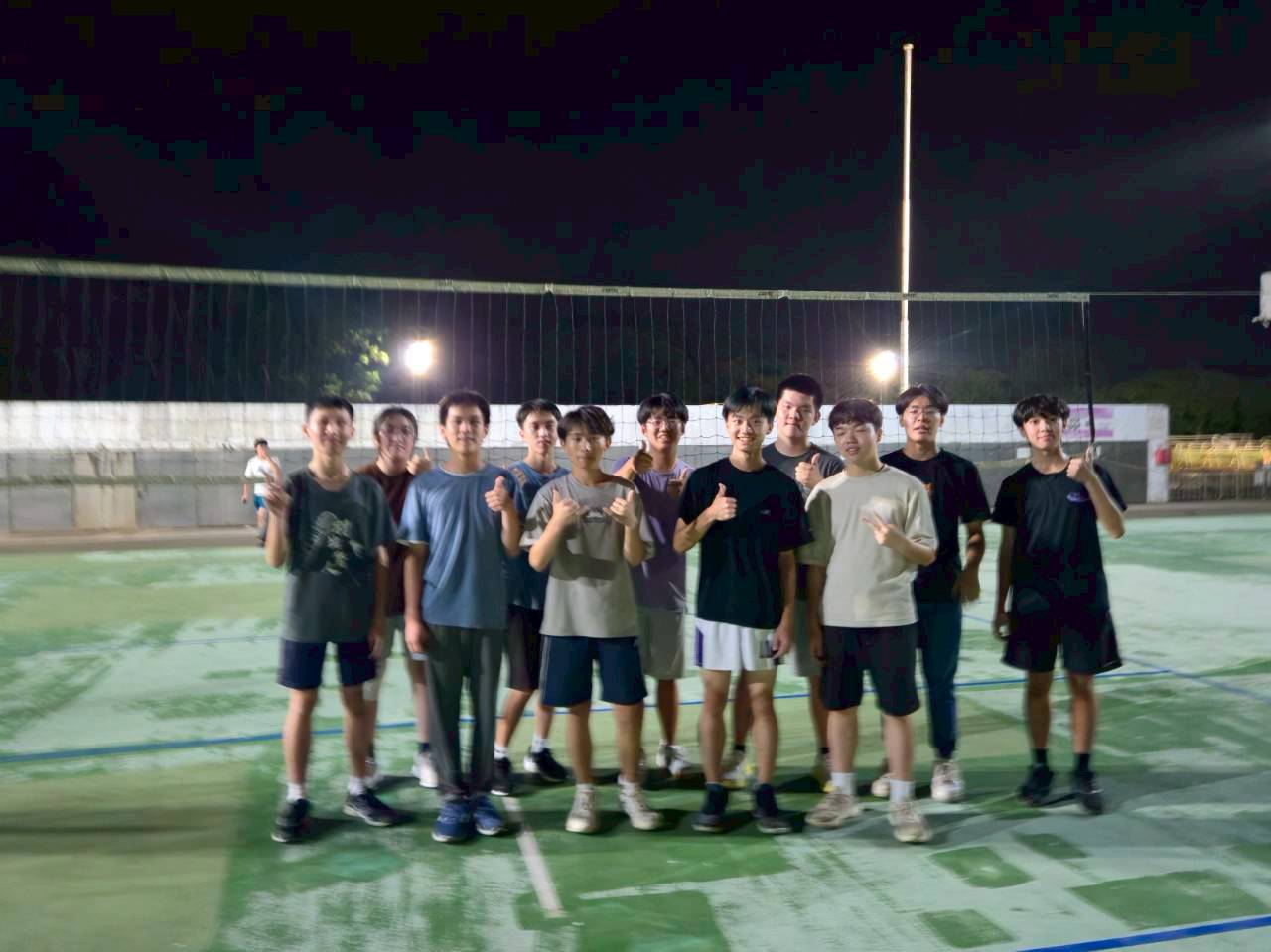 系排練球合照