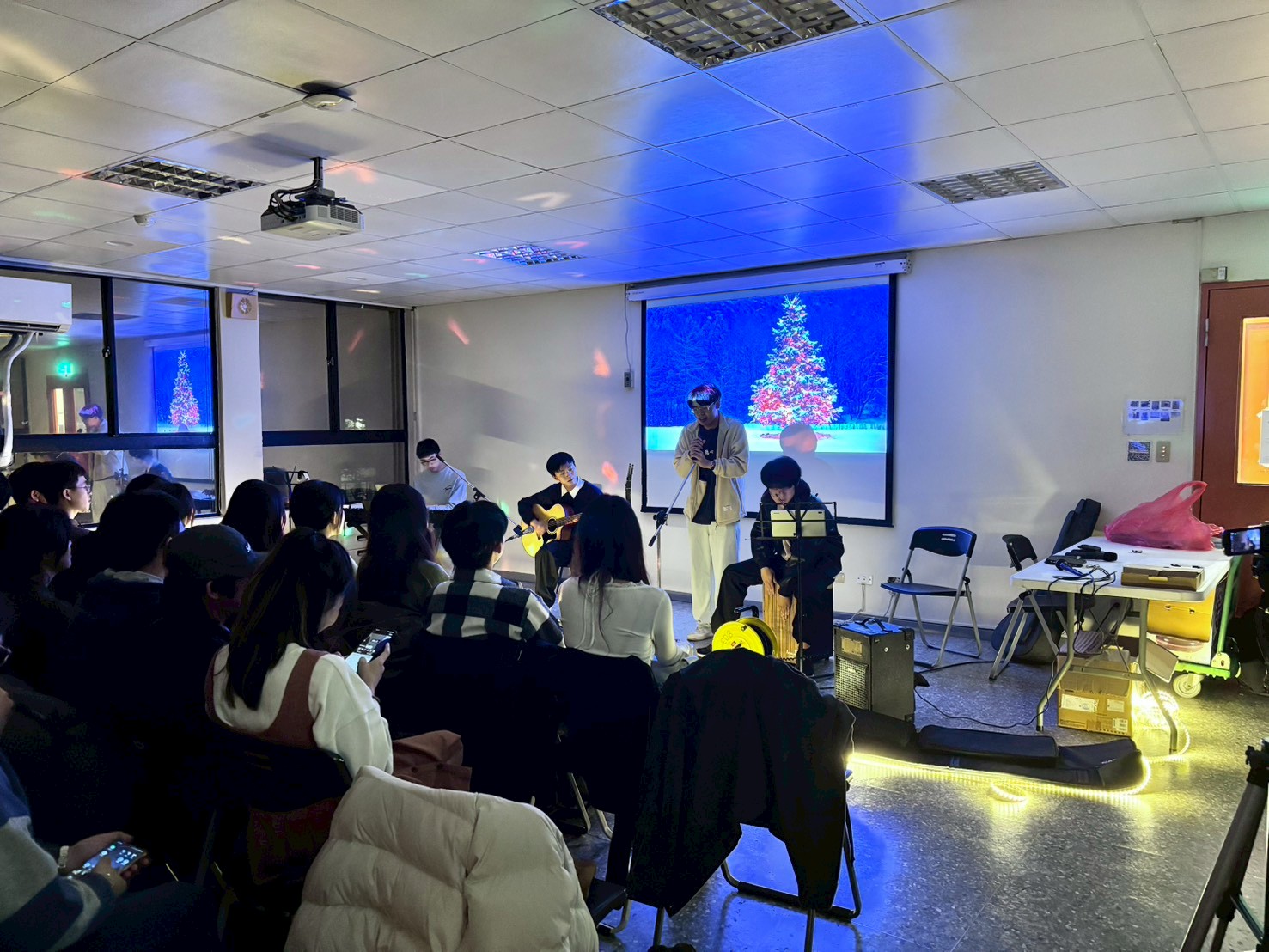 小耶晚表演環節